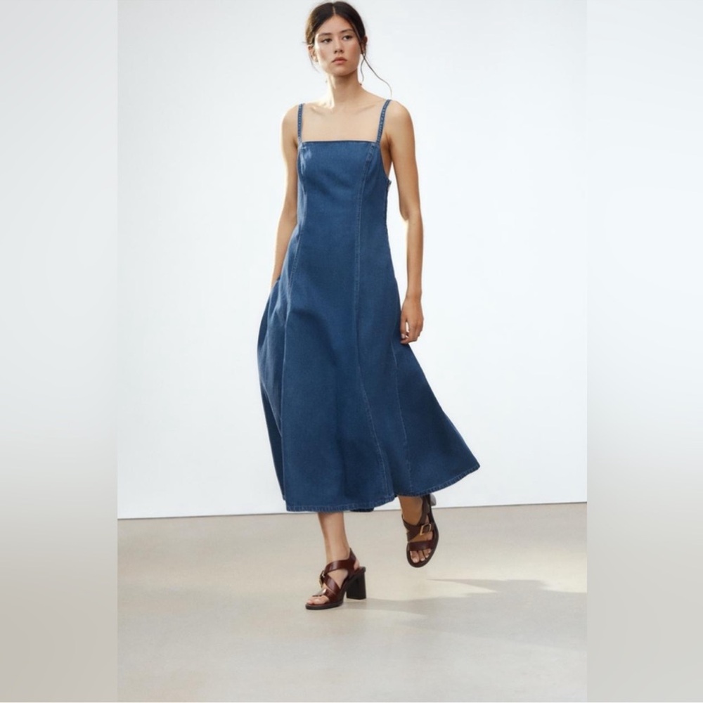 🌻EUC Zara🌻 Blue Denim Midi Dress
